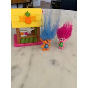 Wildworks Animal Jam 3 House 2016 with 2 Dreamworks Poppy Trolls